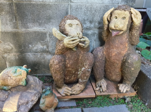 three monkeys
